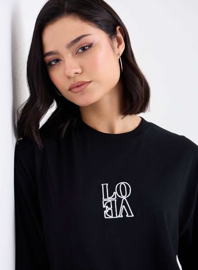 Styli Embroidered Detail Round Neck Oversized T-Shirt - Image 3